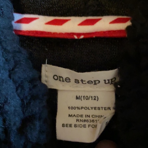 A festive and warm black Sherpa hoodie with unicorn & matching holiday leggings - Picture 5 of 8